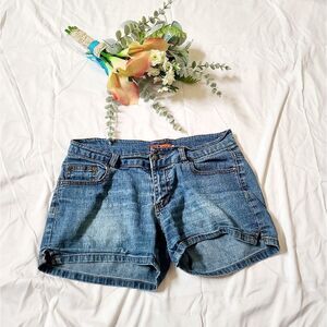 Hip girls embroidered jean shorts